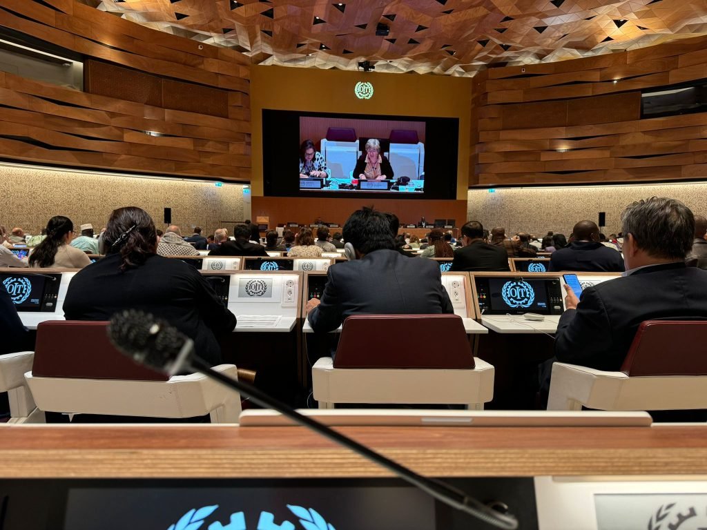 Exhiben en la OIT retraso de México en paridad salarial. – COCENA